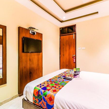 Fabexpress Adlon Andheri East Mumbai Exterior photo