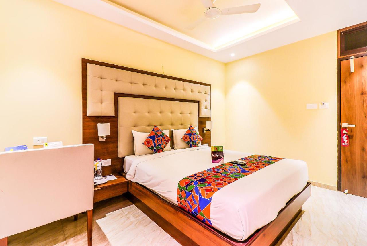 Fabexpress Adlon Andheri East Mumbai Exterior photo