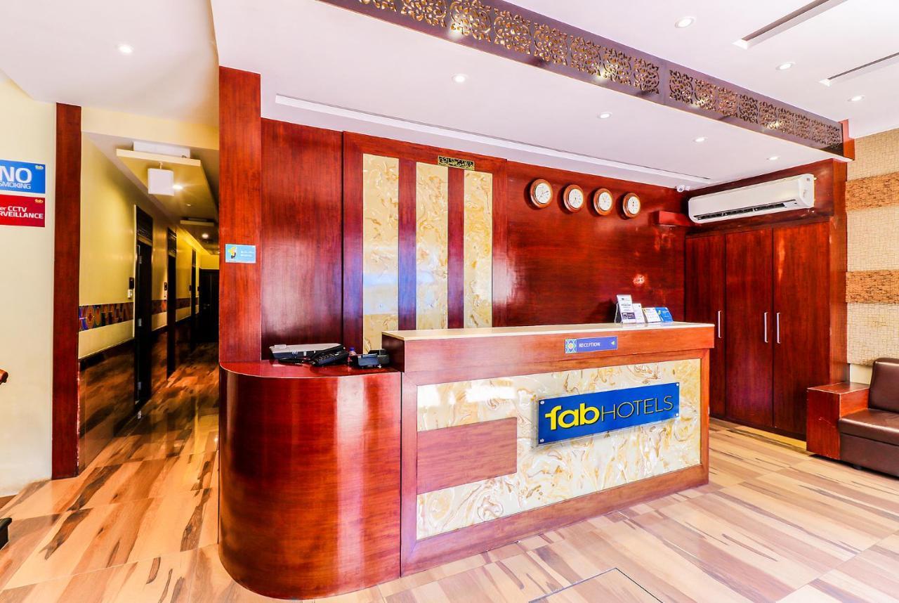 Fabexpress Adlon Andheri East Mumbai Exterior photo