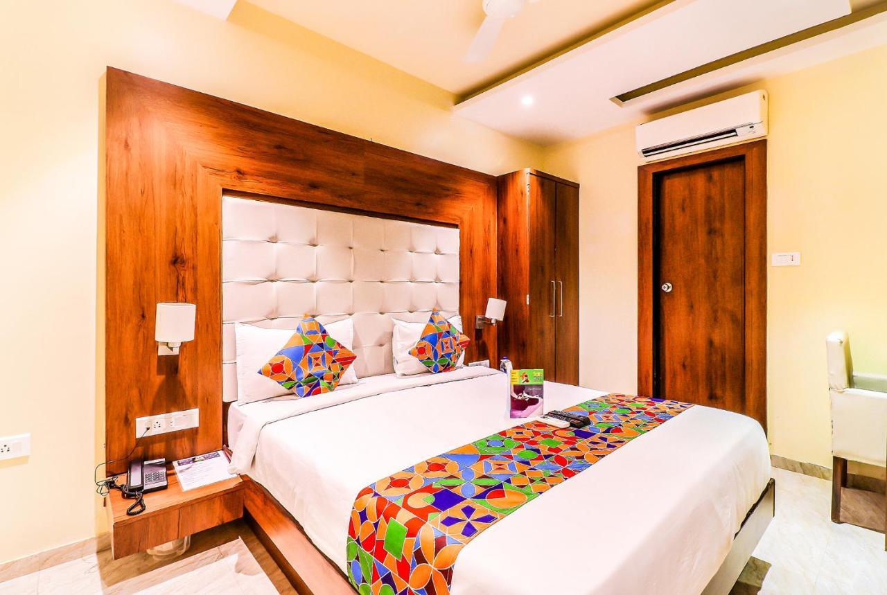 Fabexpress Adlon Andheri East Mumbai Exterior photo
